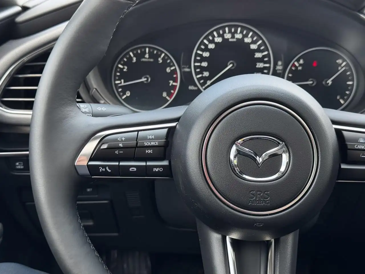 Mazda 3 снимка Mazda 3