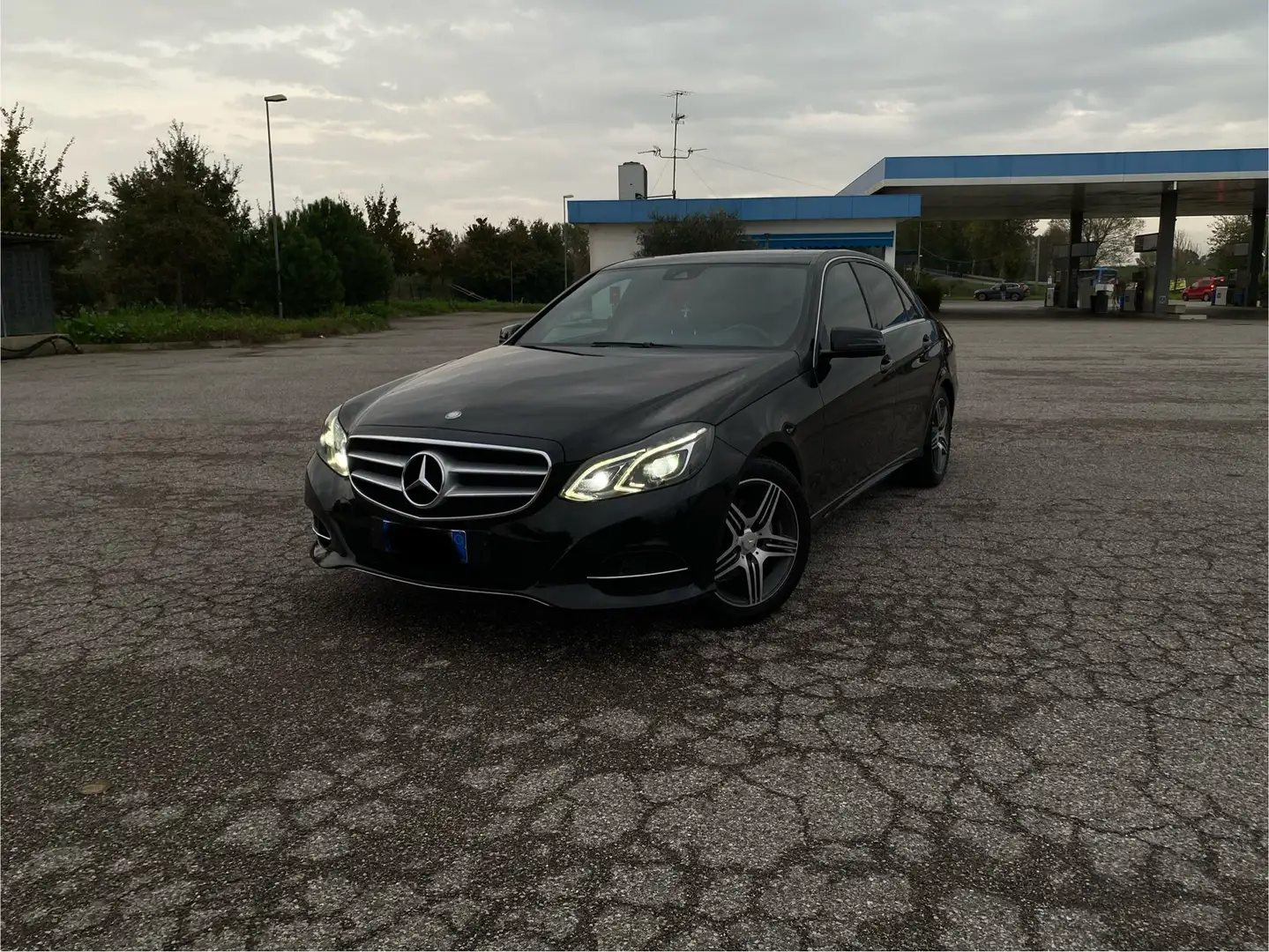 Mercedes-Benz E 220 BlueTEC BlueEFFICIENCY 7G-TRONIC Edition Elegance - 1