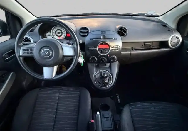 Mazda Mazda2 view 8