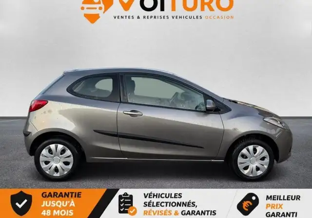 Mazda Mazda2 view 5