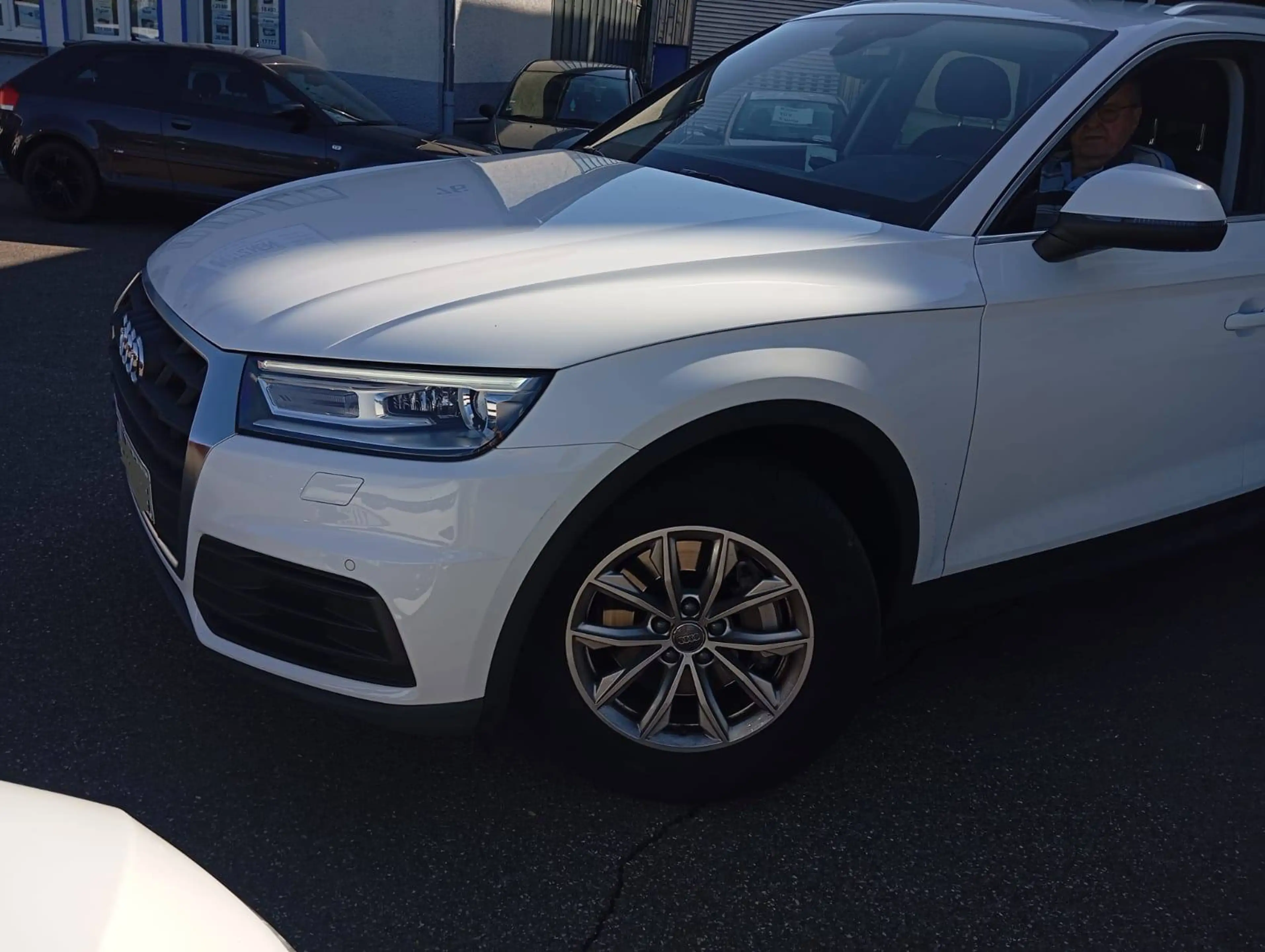 Audi Q5 Quattro Navi, TÜV neu, schwenkb.AHK, Sitzheiz., el.Heckklappe — photo 4