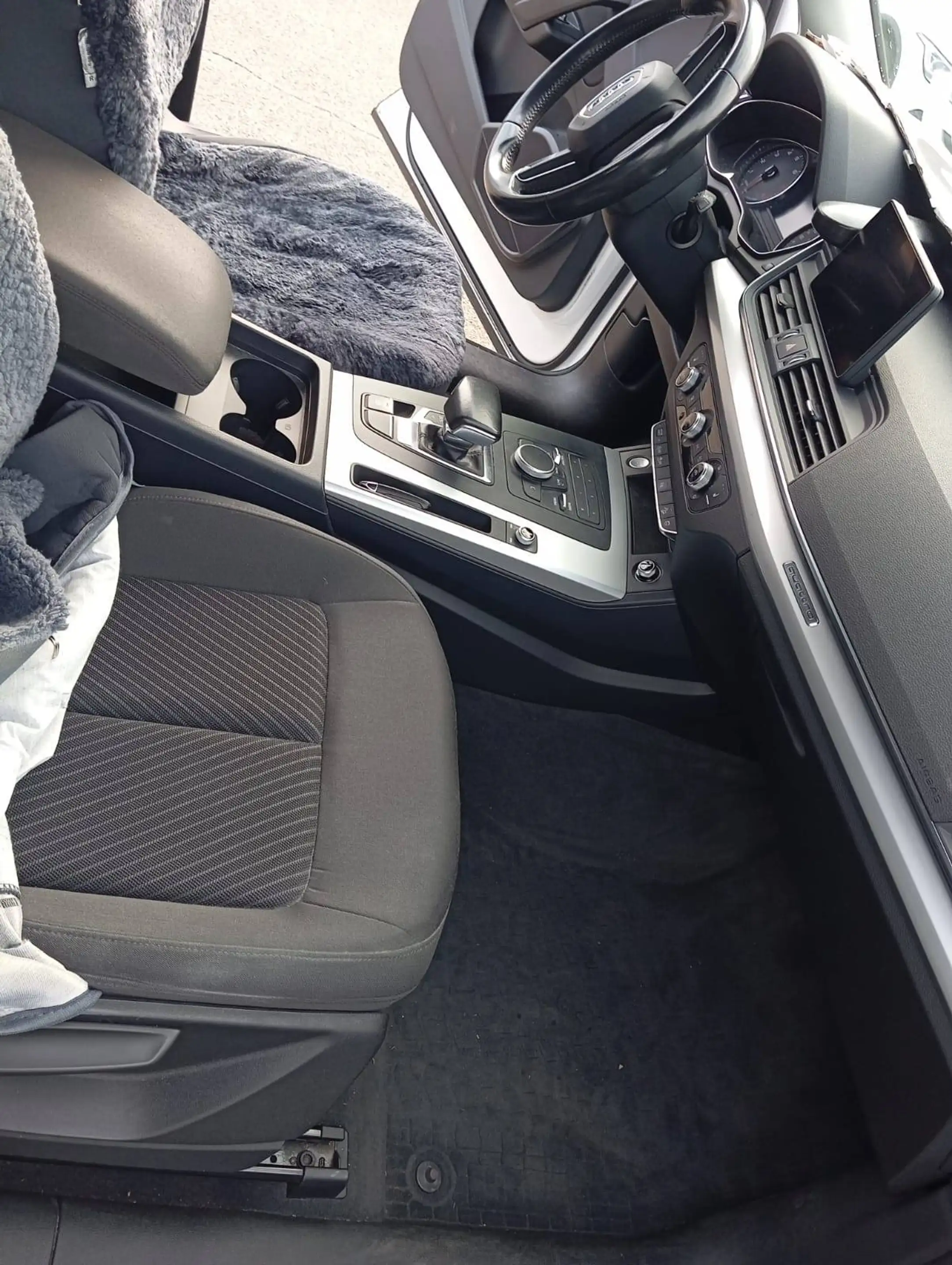 Audi Q5 Quattro Navi, TÜV neu, schwenkb.AHK, Sitzheiz., el.Heckklappe — photo 5