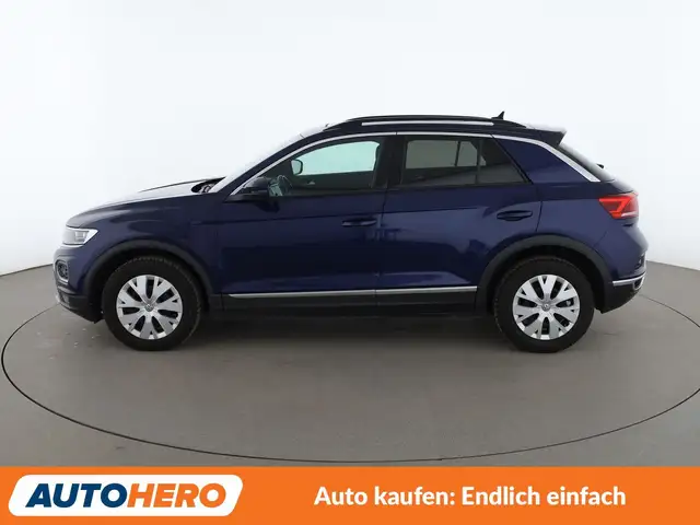Volkswagen T-Roc view 3