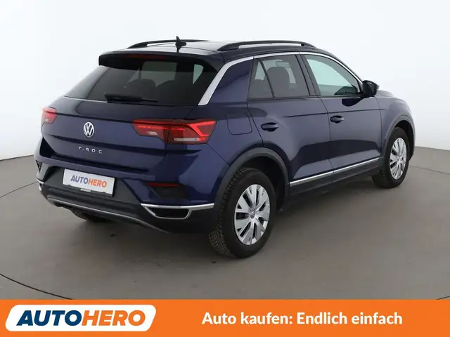 Volkswagen T-Roc view 6