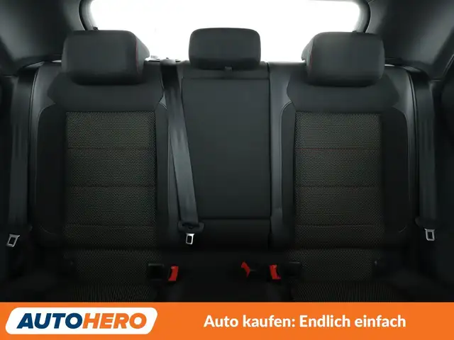 Volkswagen T-Roc view 15