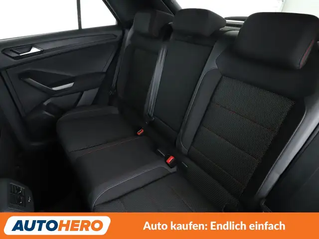 Volkswagen T-Roc view 14