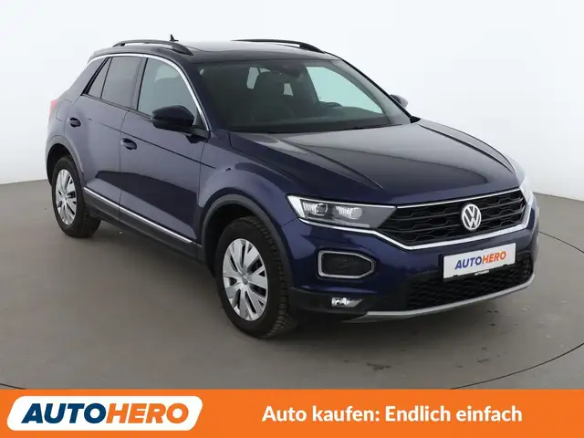 Volkswagen T-Roc view 8