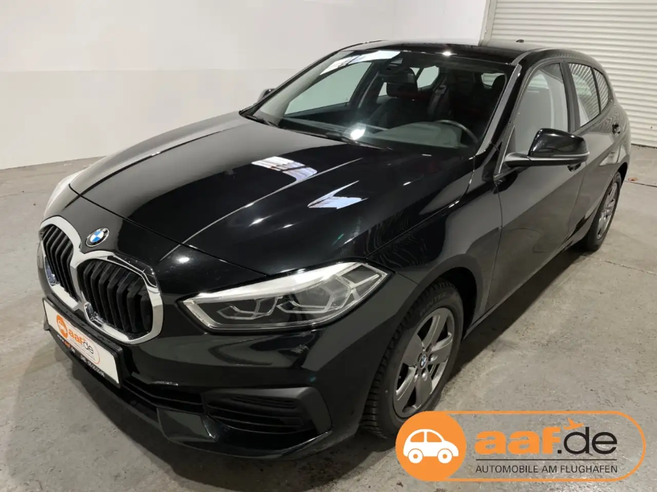 BMW 118 d Advantage Automatik EU6d Navi LED PDCv+h — photo 1 of 15