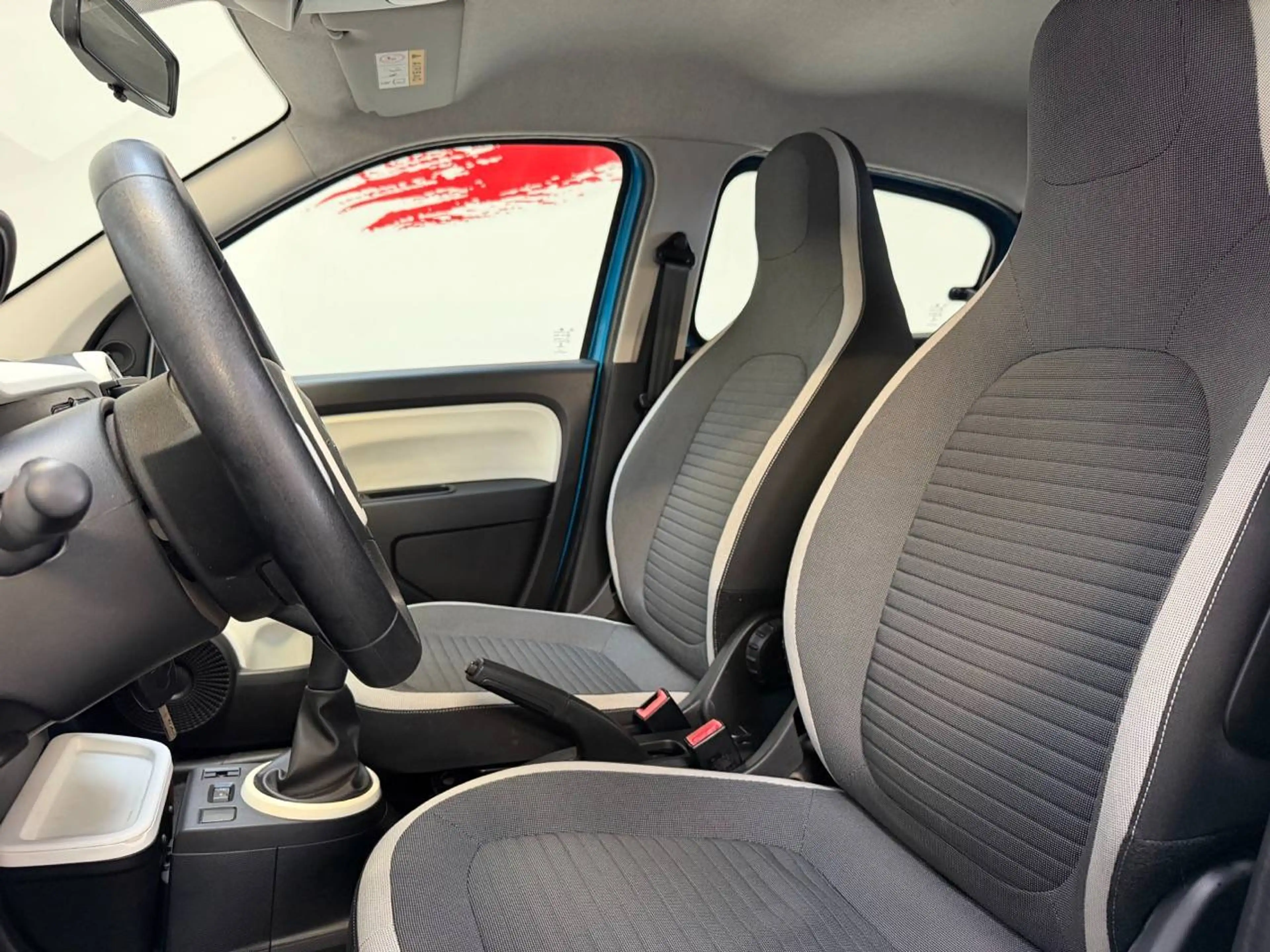 Renault Twingo Twingo 1.0i SCe — photo 9