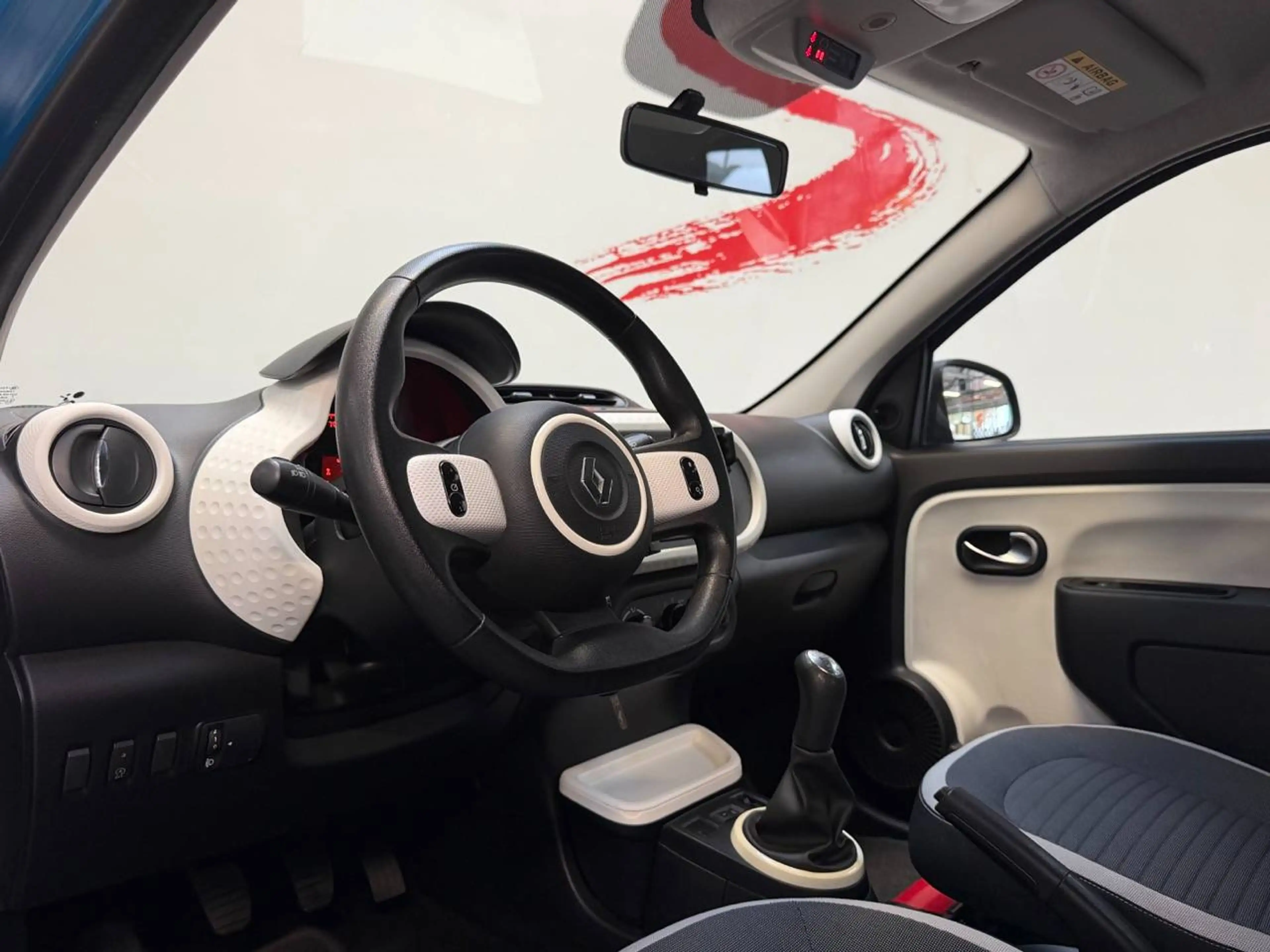 Renault Twingo Twingo 1.0i SCe — photo 10
