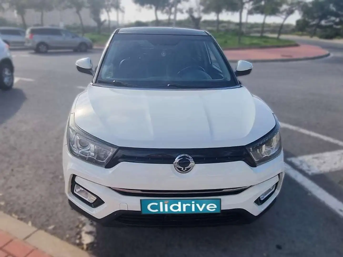 SsangYong Tivoli D16T Limited 4x2 Aut. Blanc - 2