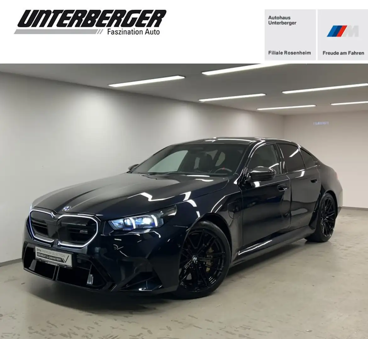 BMW M5 Limousine Carbon Keramik M Driver´s Package B&W AH Schwarz - 1