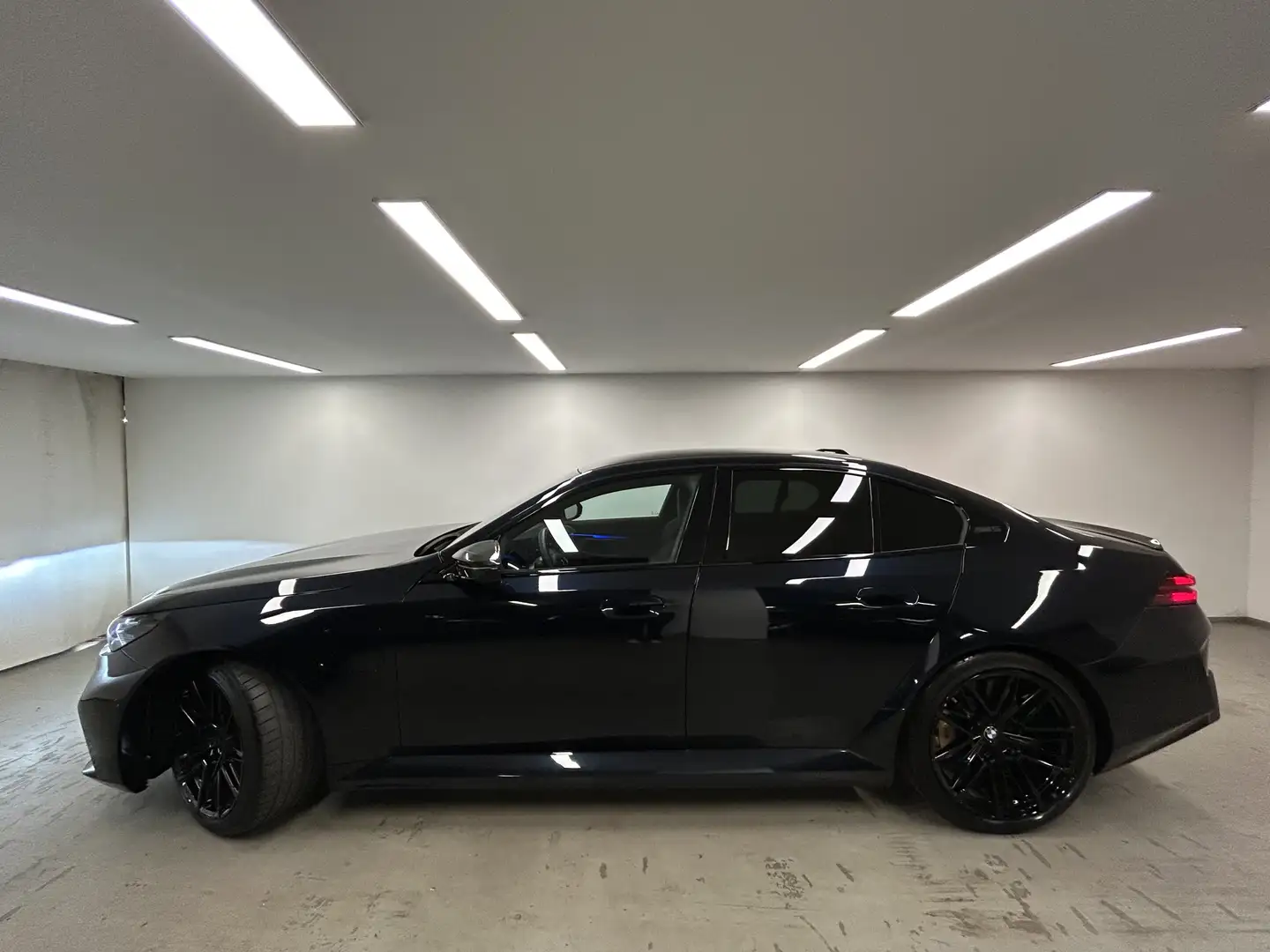 BMW M5 Limousine Carbon Keramik M Driver´s Package B&W AH Schwarz - 2