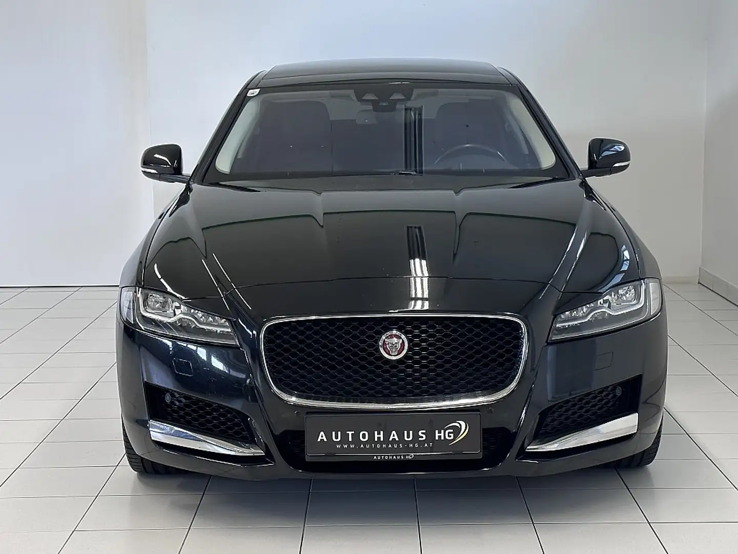 Jaguar XF 30d Prestige Aut.*TOP-AUSSTATTUNG*PANO*HEAD-UP* Schwarz - 2