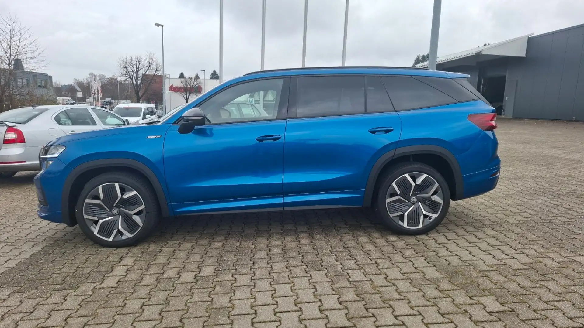 Skoda Kodiaq 2.0TDI 193PS 4x4 Sportline/AHZV/Fahr-Ass Blau - 2