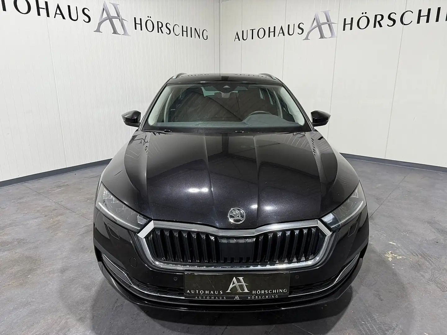Skoda Octavia Combi 2,0 TDI Business DSG Schwarz - 2