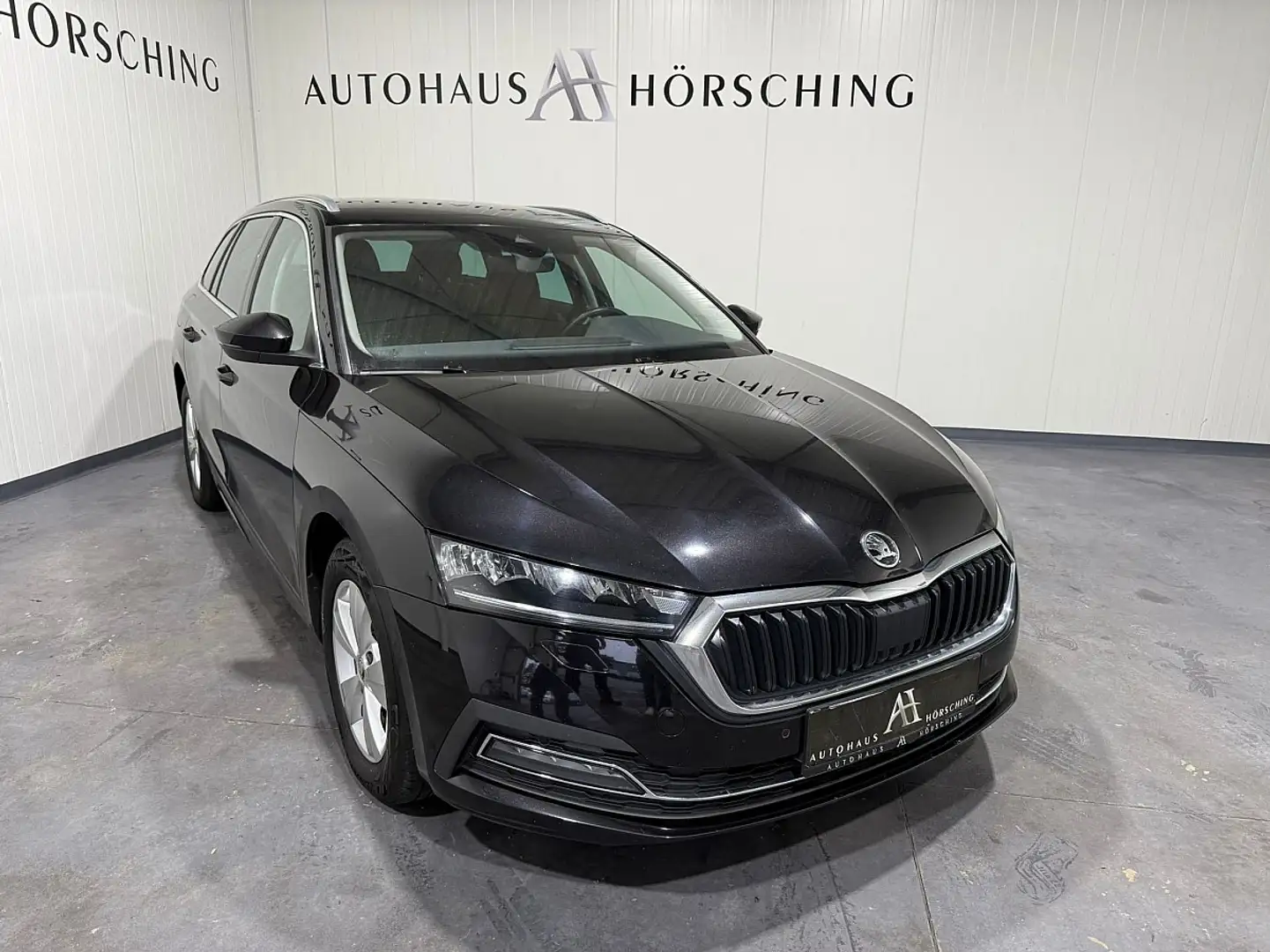 Skoda Octavia Combi 2,0 TDI Business DSG Schwarz - 1