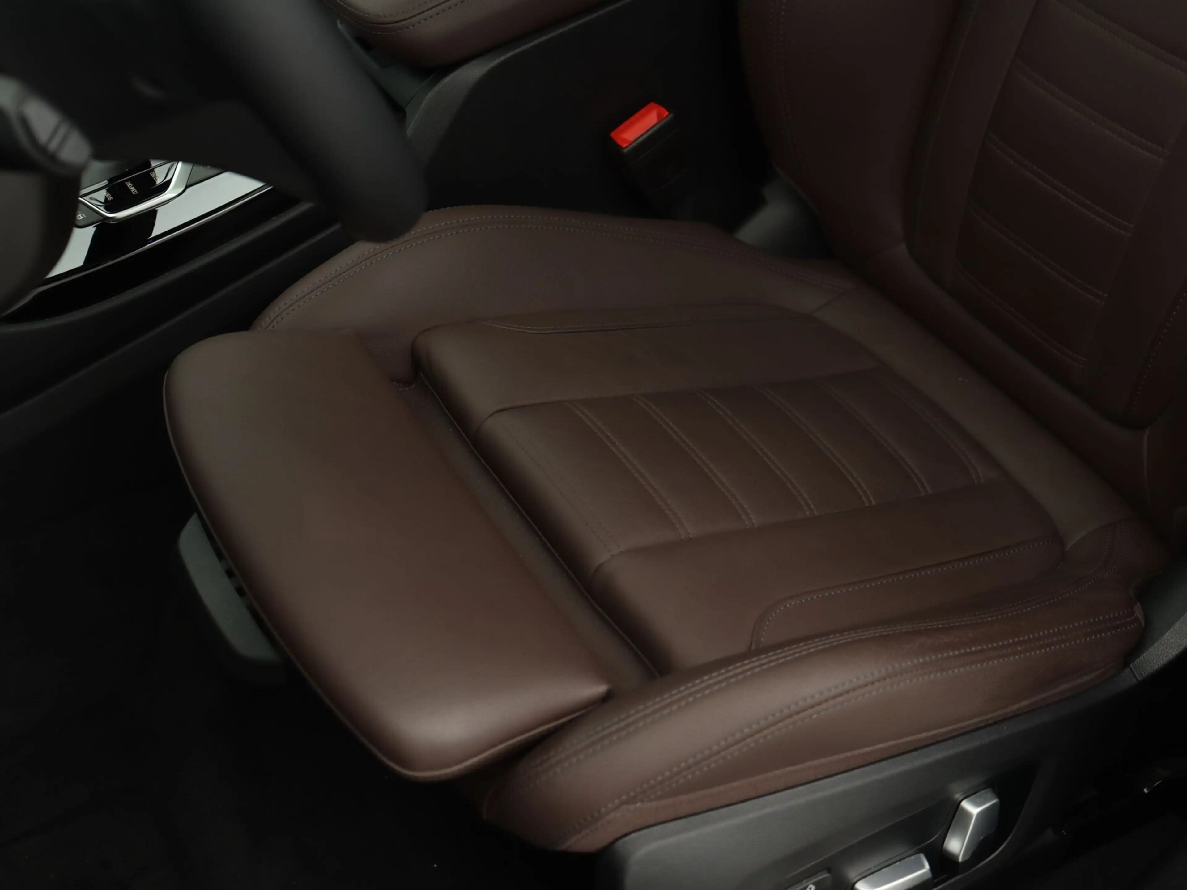 BMW iX3 High Executive 80 kWh — photo 13
