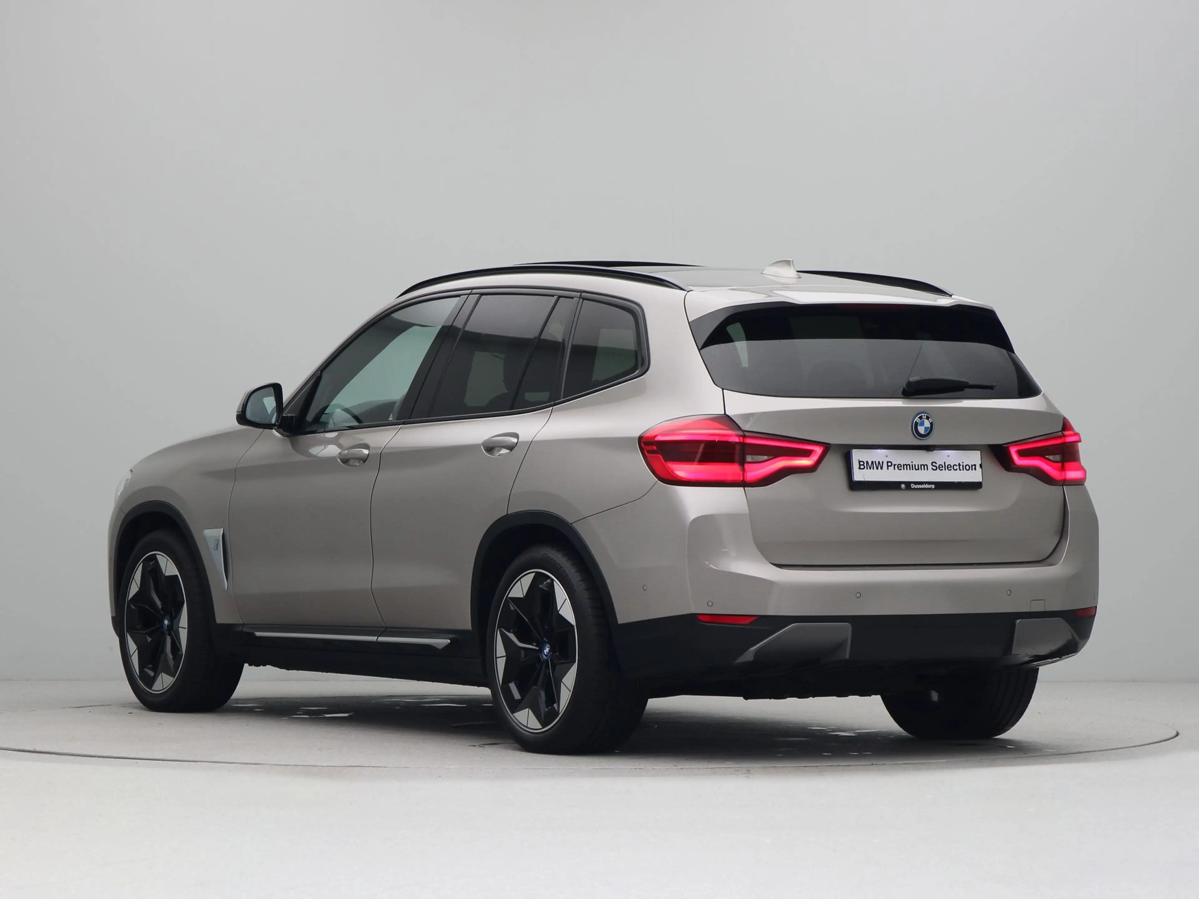 BMW iX3 High Executive 80 kWh — photo 10