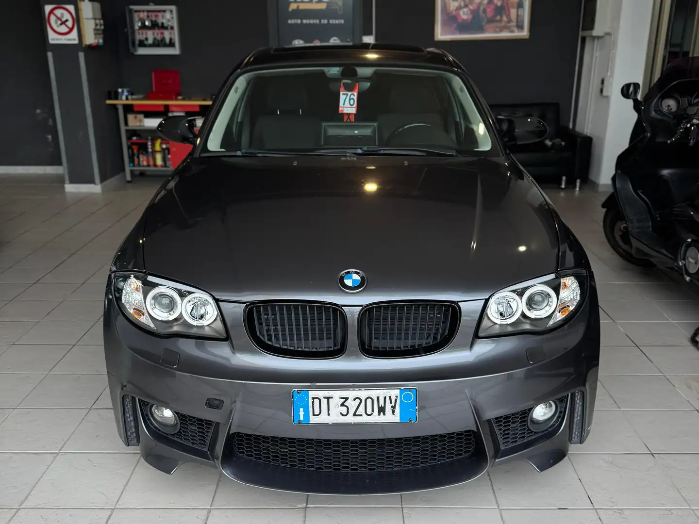 BMW 118 118d 5p 2.0 Futura 143cv dpf Grau - 1
