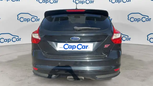 Ford Focus view 3