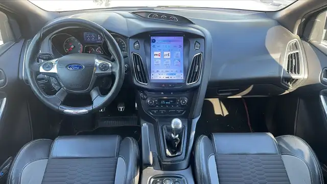 Ford Focus view 11