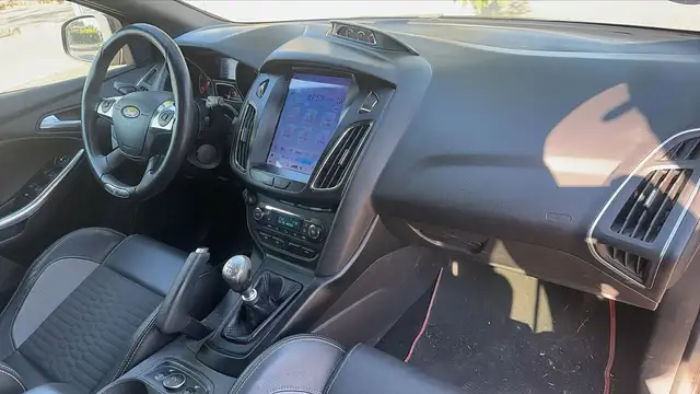 Ford Focus view 10