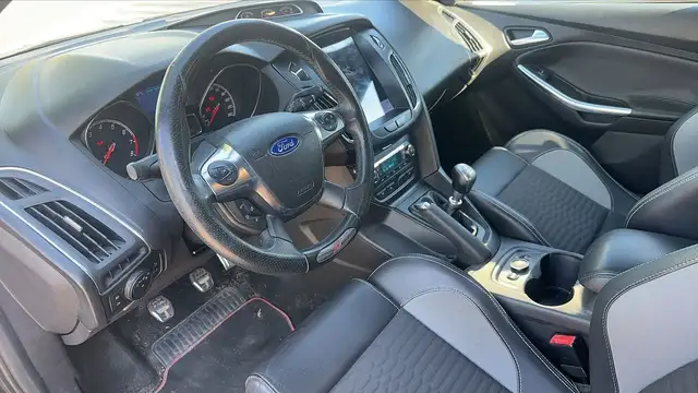 Ford Focus view 8