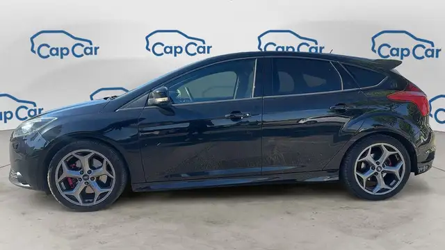 Ford Focus view 2