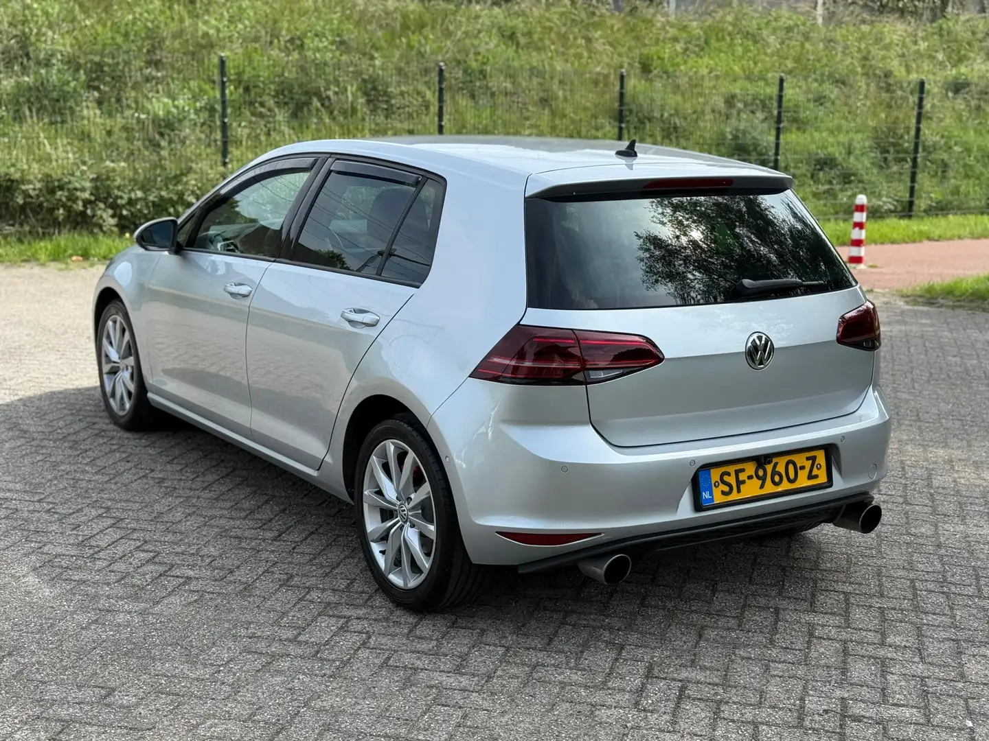 Volkswagen Golf 1.2 TSI Highline GTI LOOK I CARPLAY I LED I LIEFHE Grey - 2
