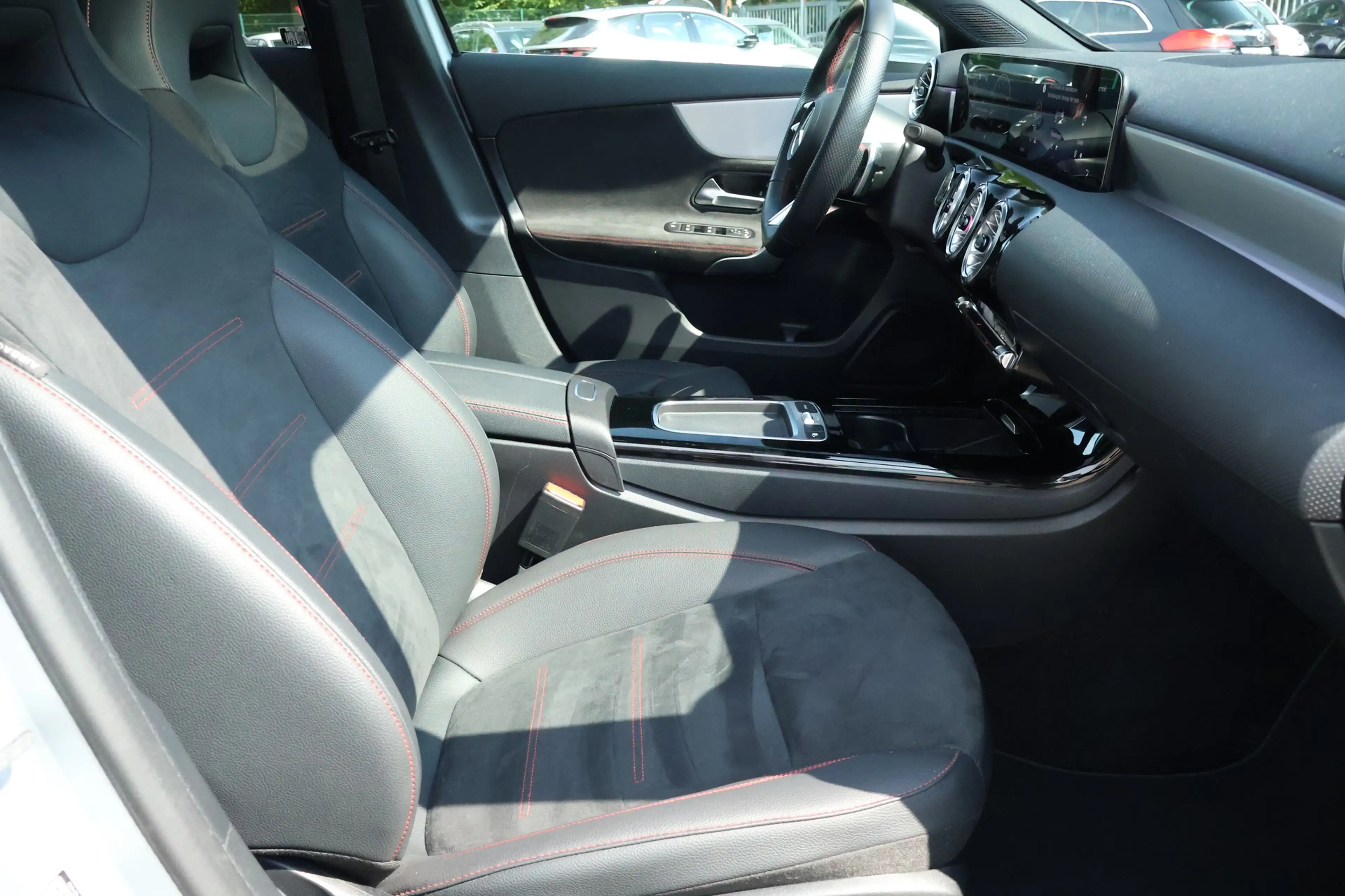Mercedes-Benz A 180 A180 AMG Line — photo 13