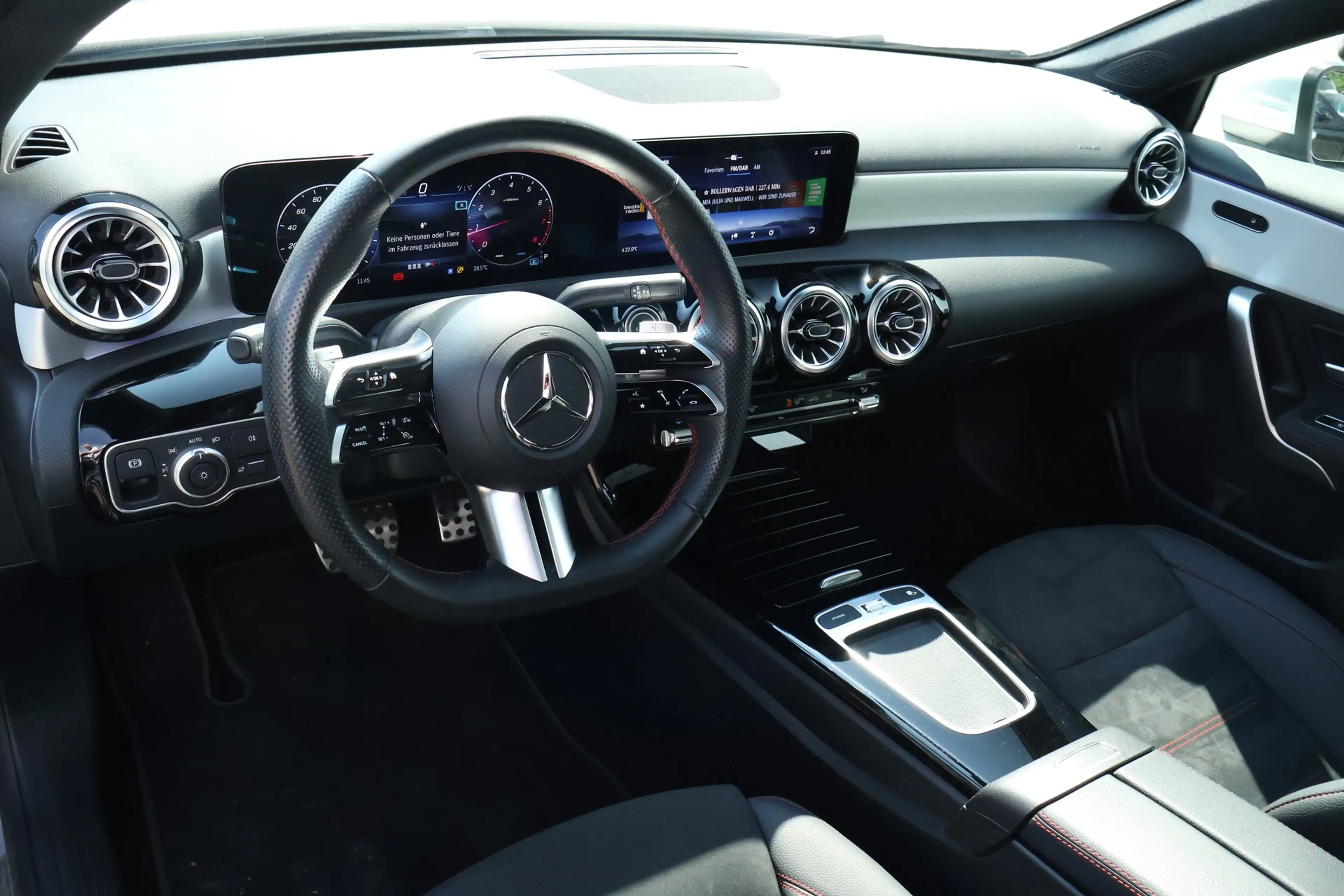 Mercedes-Benz A 180 A180 AMG Line — photo 17