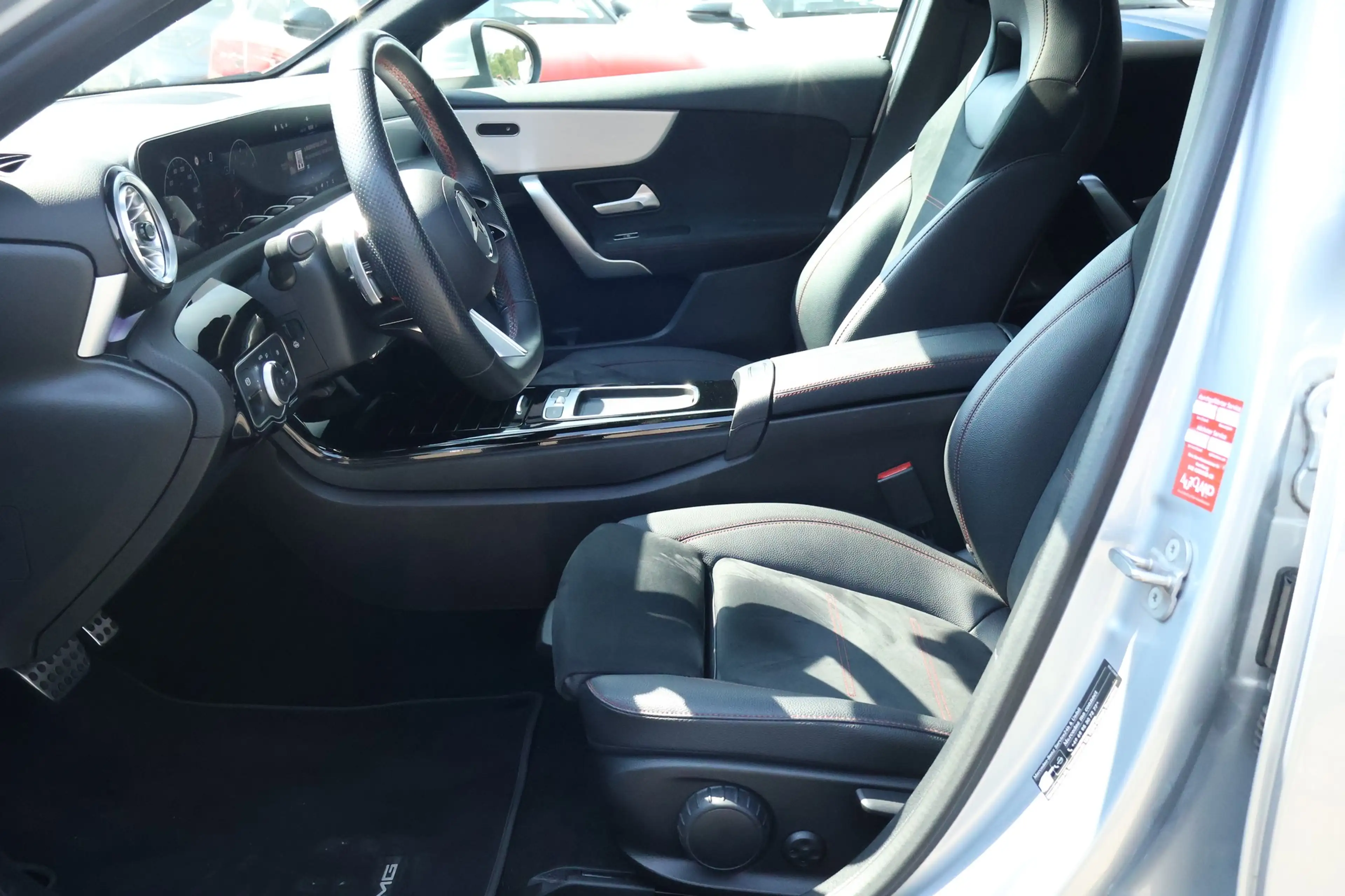 Mercedes-Benz A 180 A180 AMG Line — photo 11