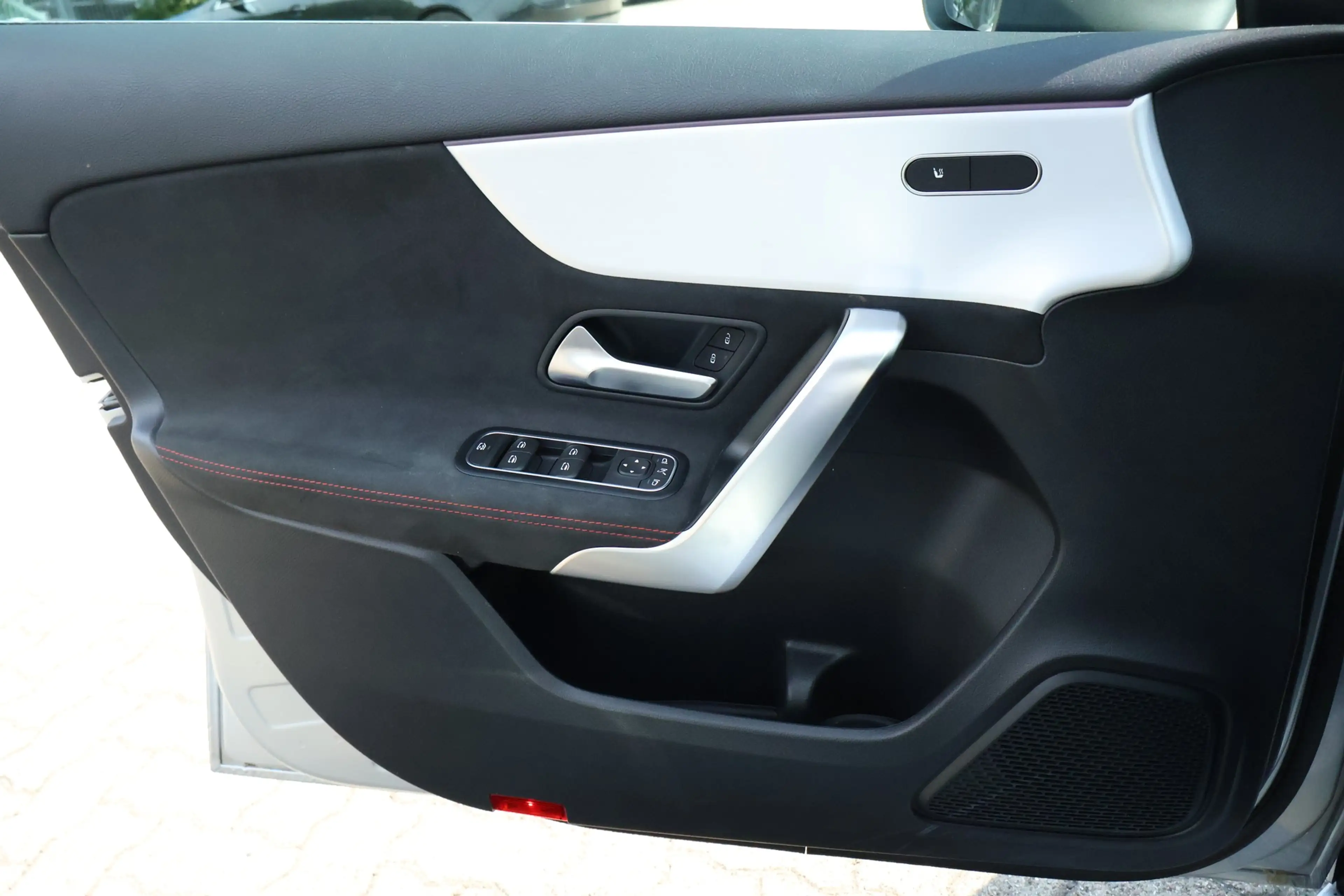 Mercedes-Benz A 180 A180 AMG Line — photo 18