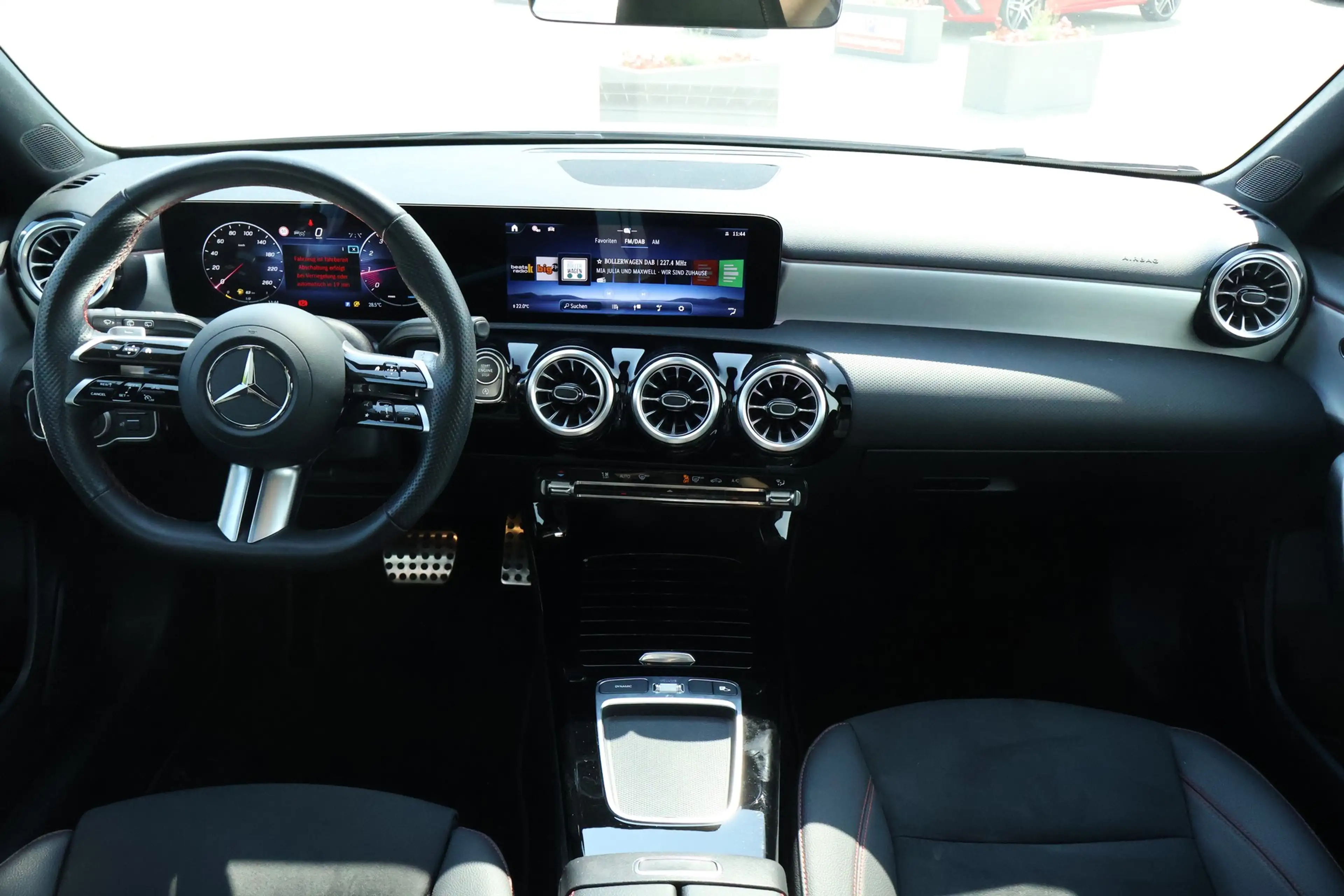 Mercedes-Benz A 180 A180 AMG Line — photo 10