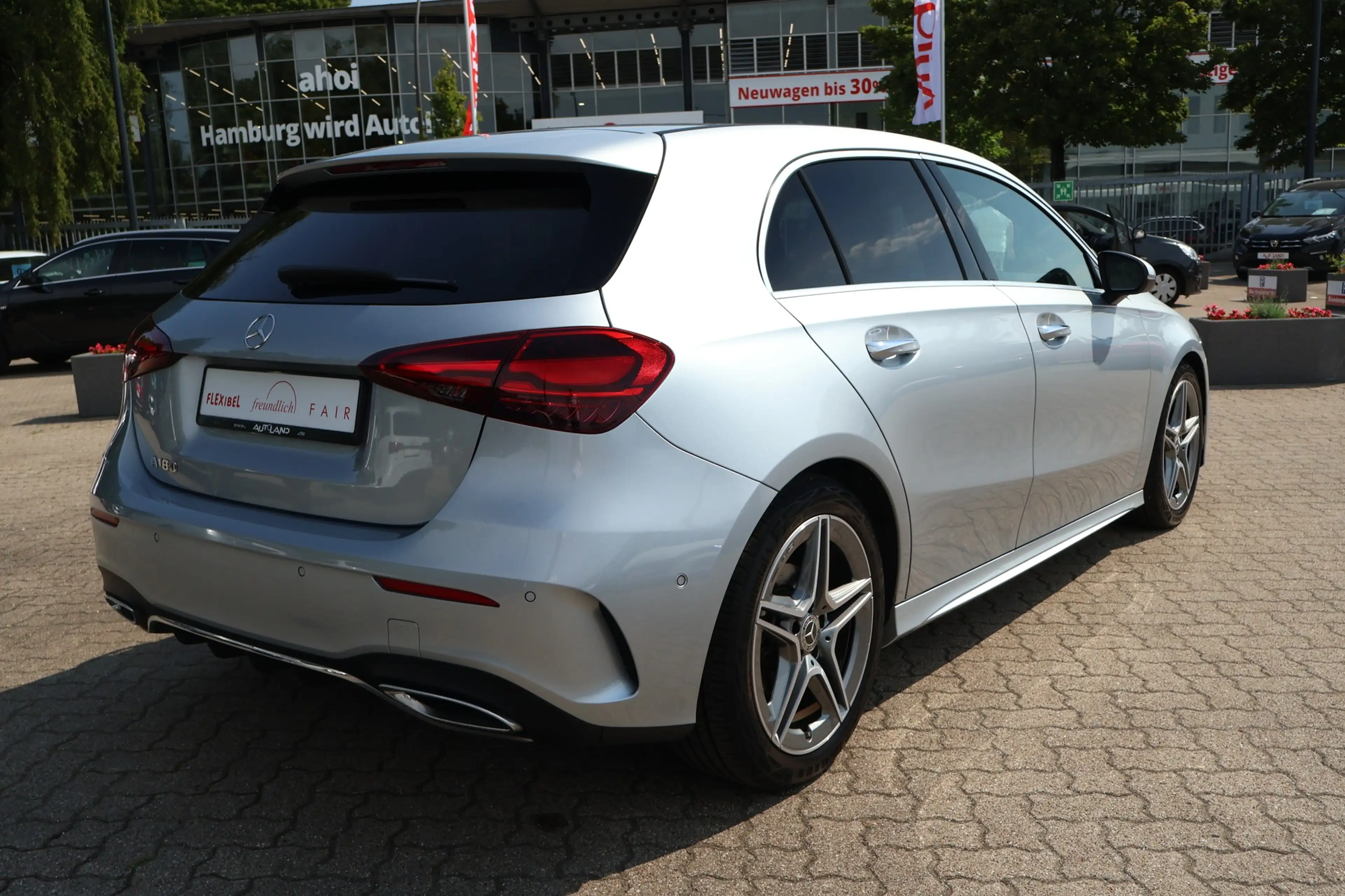 Mercedes-Benz A 180 A180 AMG Line — photo 6