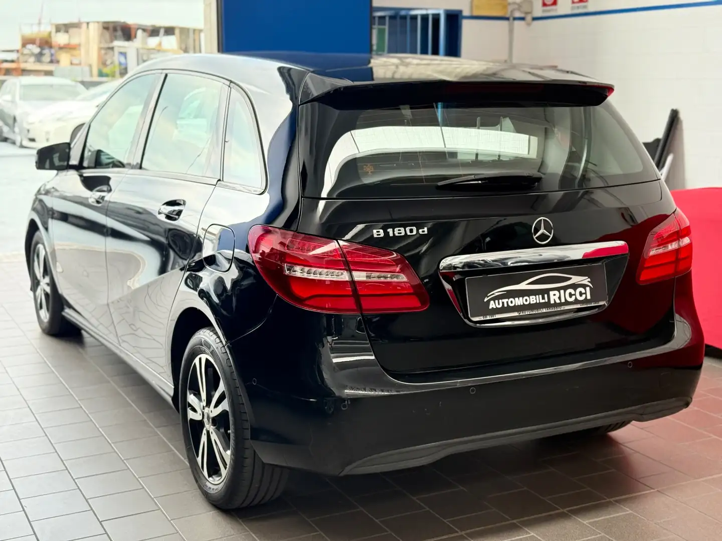 Mercedes-Benz B 180 B 180 d Automatic Sport Noir - 2