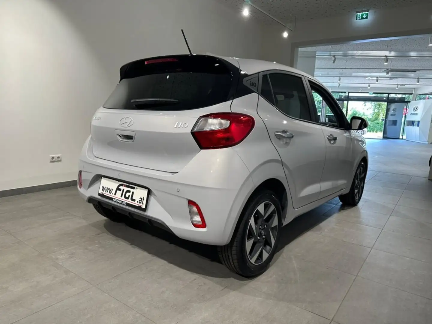 Hyundai i10 1,0 GO PLUS Grau - 2