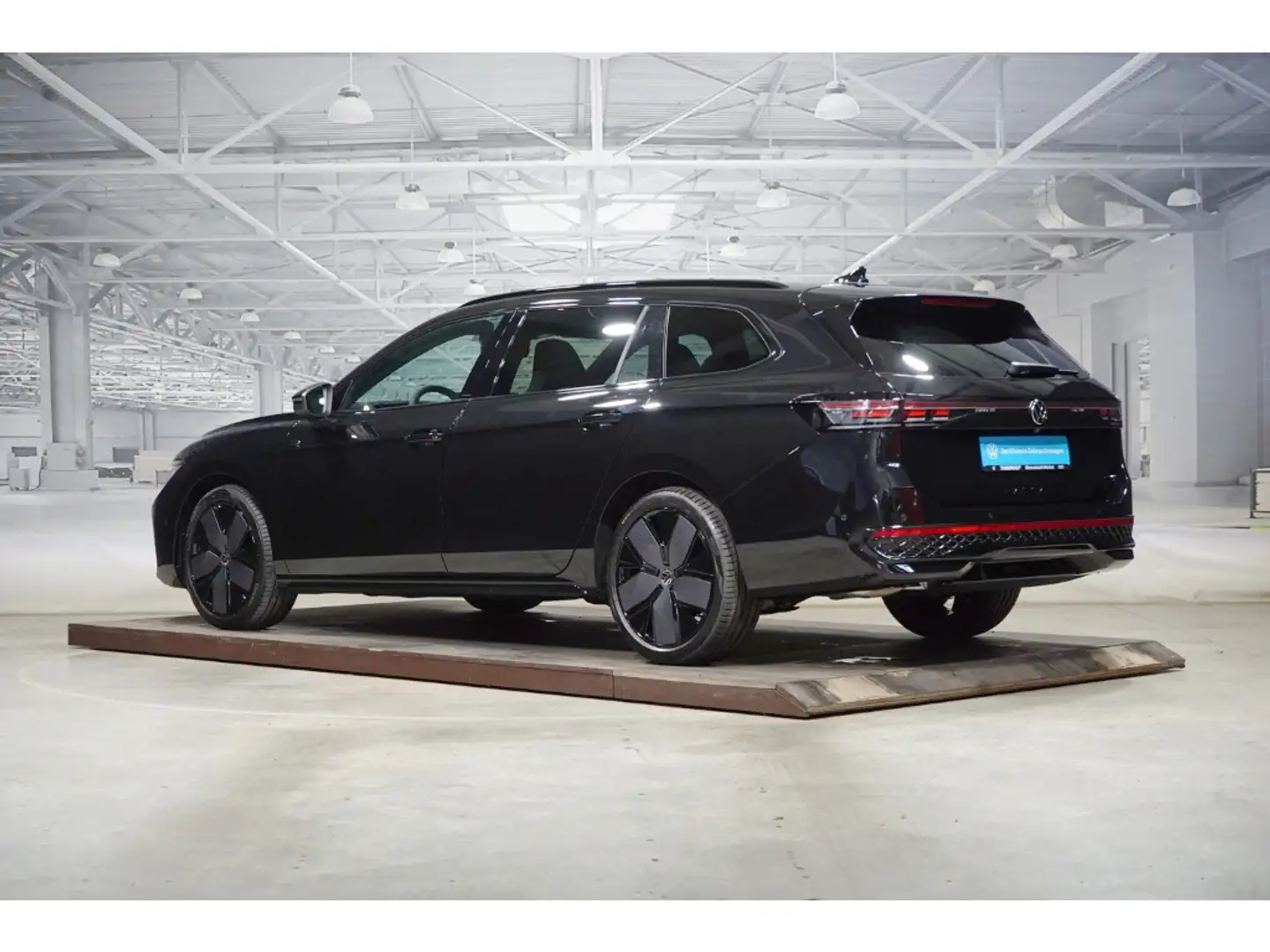 Volkswagen Passat Variant 2.0 TDI 4M R-Line Standhzg PANO Black - 2
