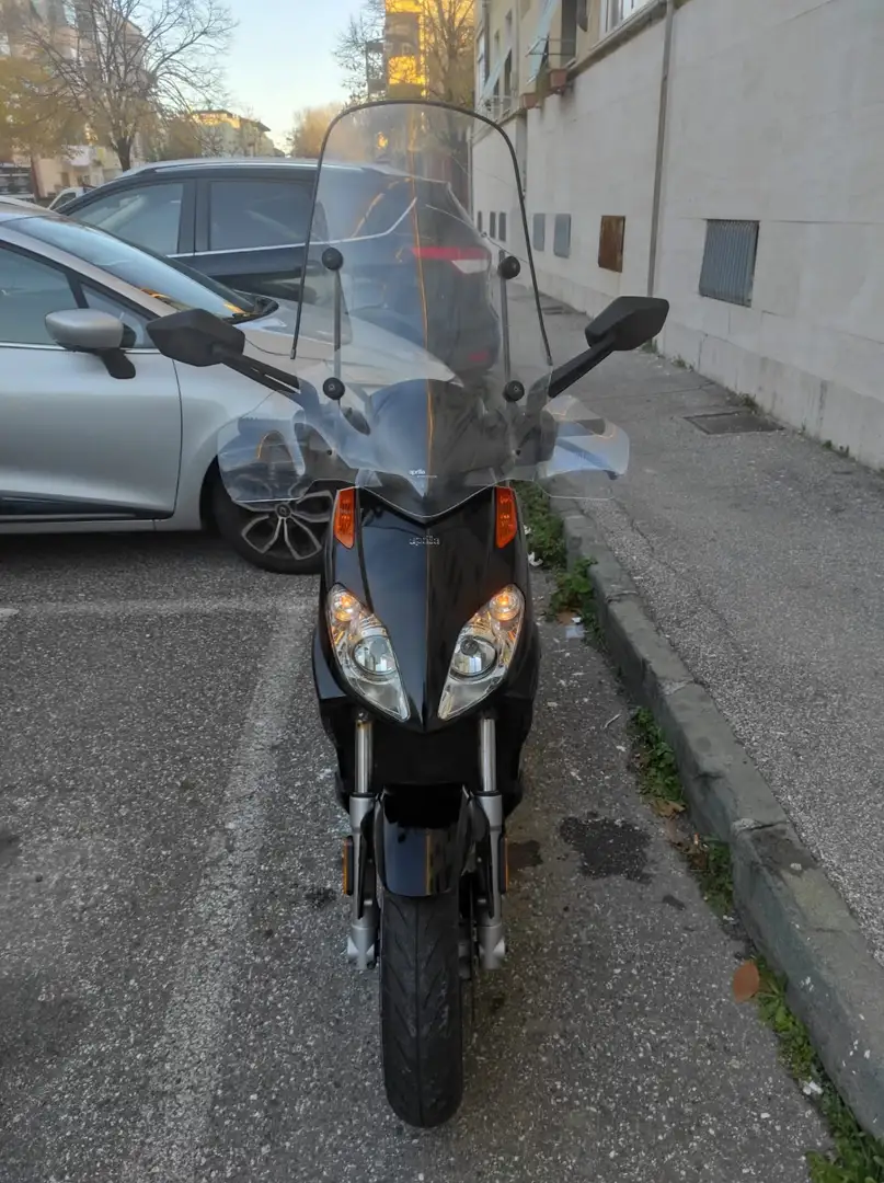 Aprilia Sportcity 125 crna - 1