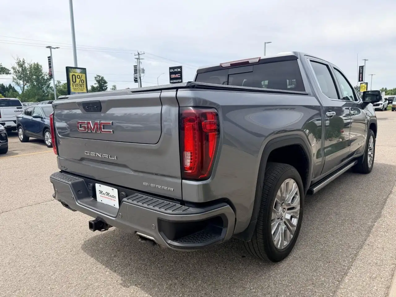 GMC Sierra 1500 photo GMC Sierra 1500