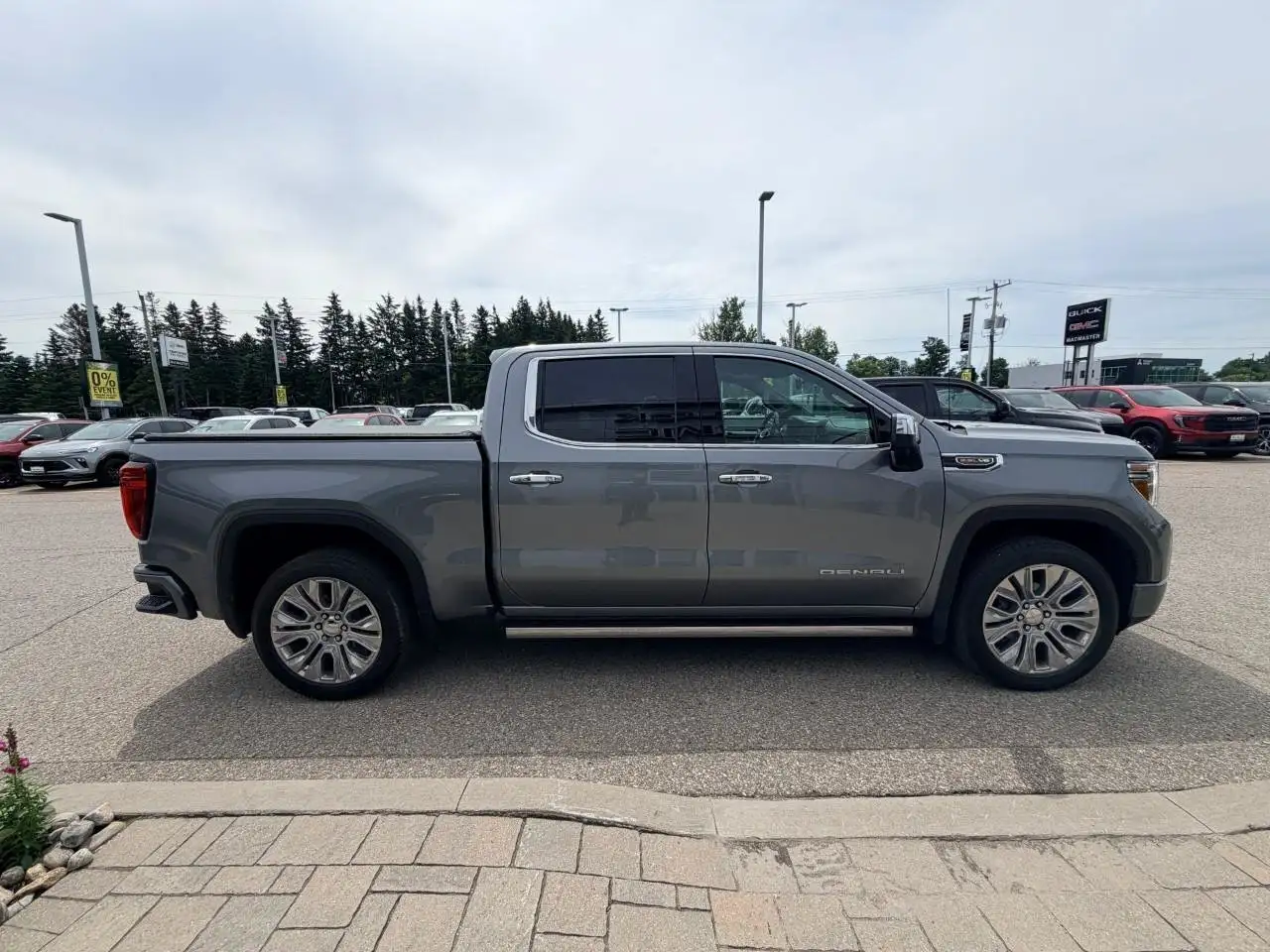 GMC Sierra 1500 photo GMC Sierra 1500