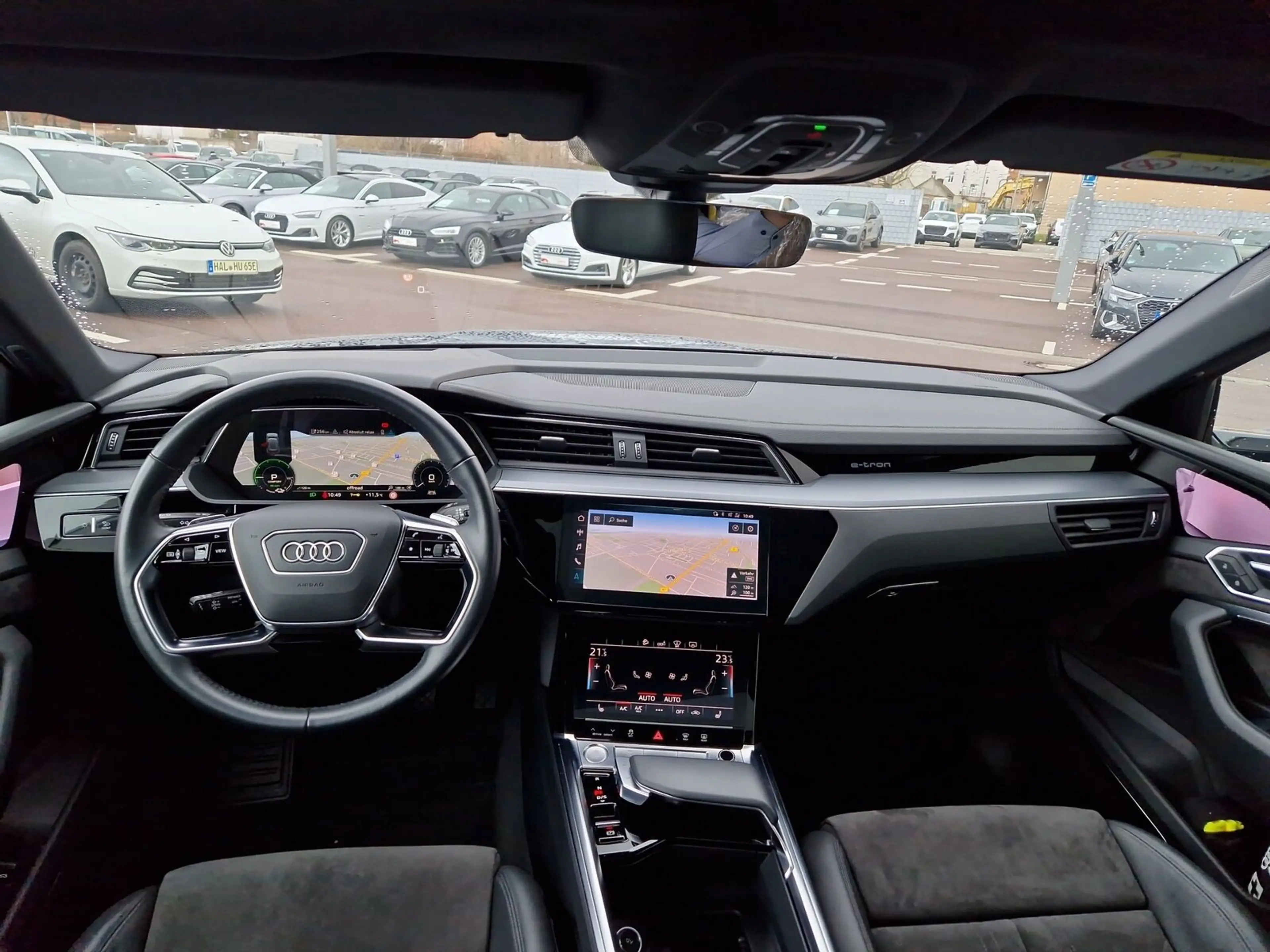 Audi e-tron 55 qu AHK HuD PANO MATRIX LUFT B&O — photo 15