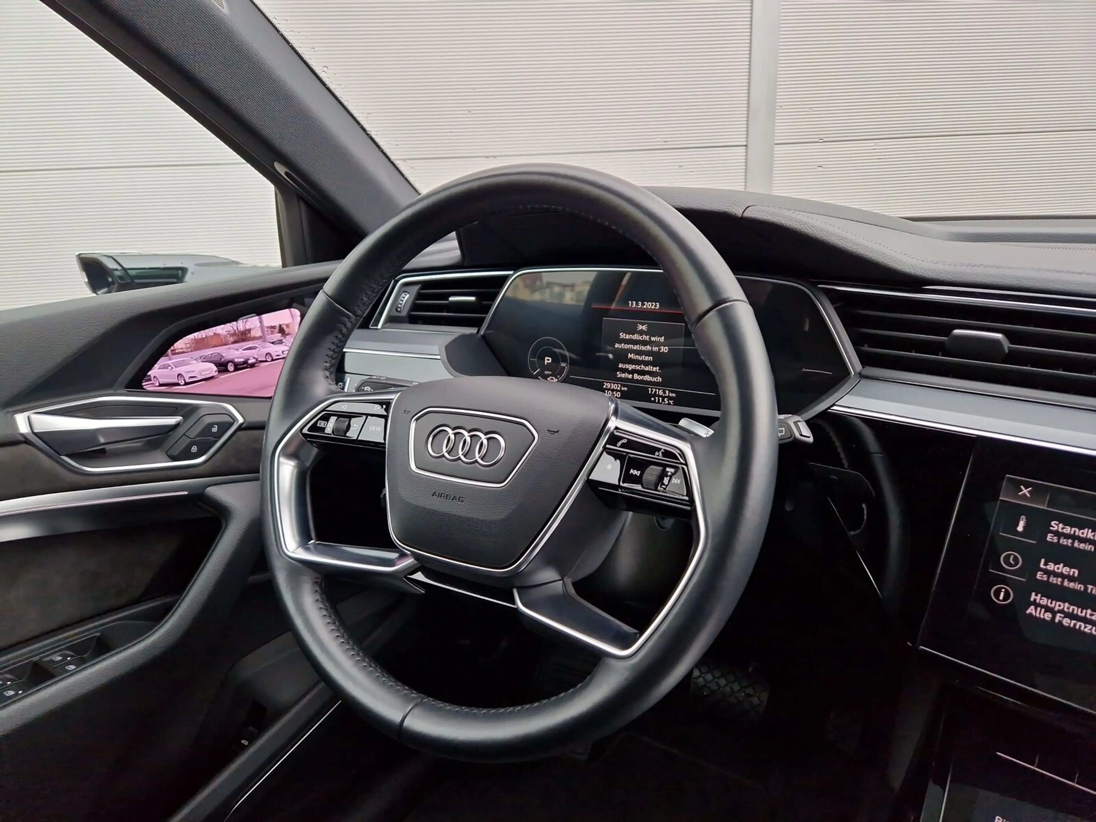 Audi e-tron 55 qu AHK HuD PANO MATRIX LUFT B&O — photo 14