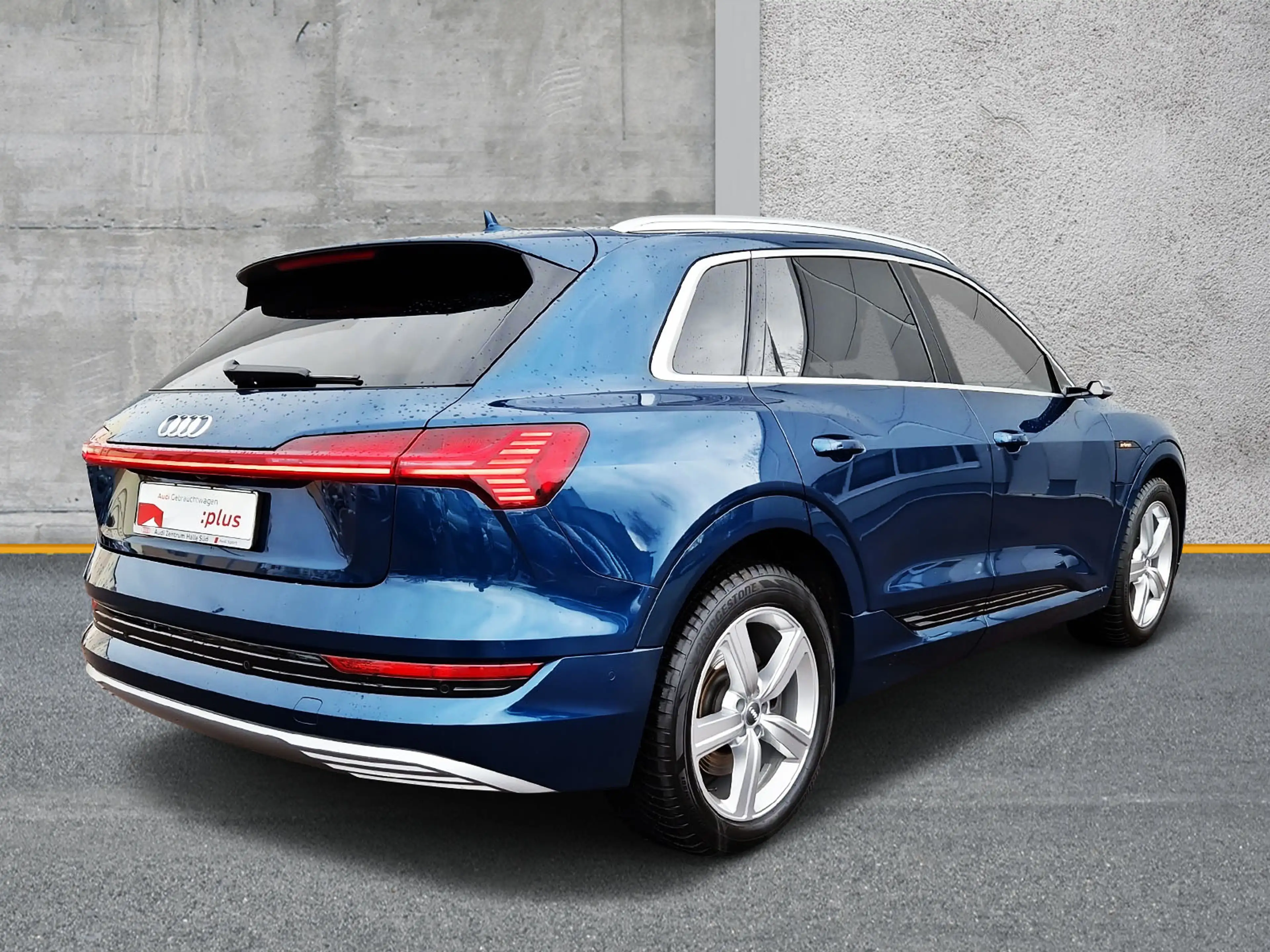 Audi e-tron 55 qu AHK HuD PANO MATRIX LUFT B&O — photo 3