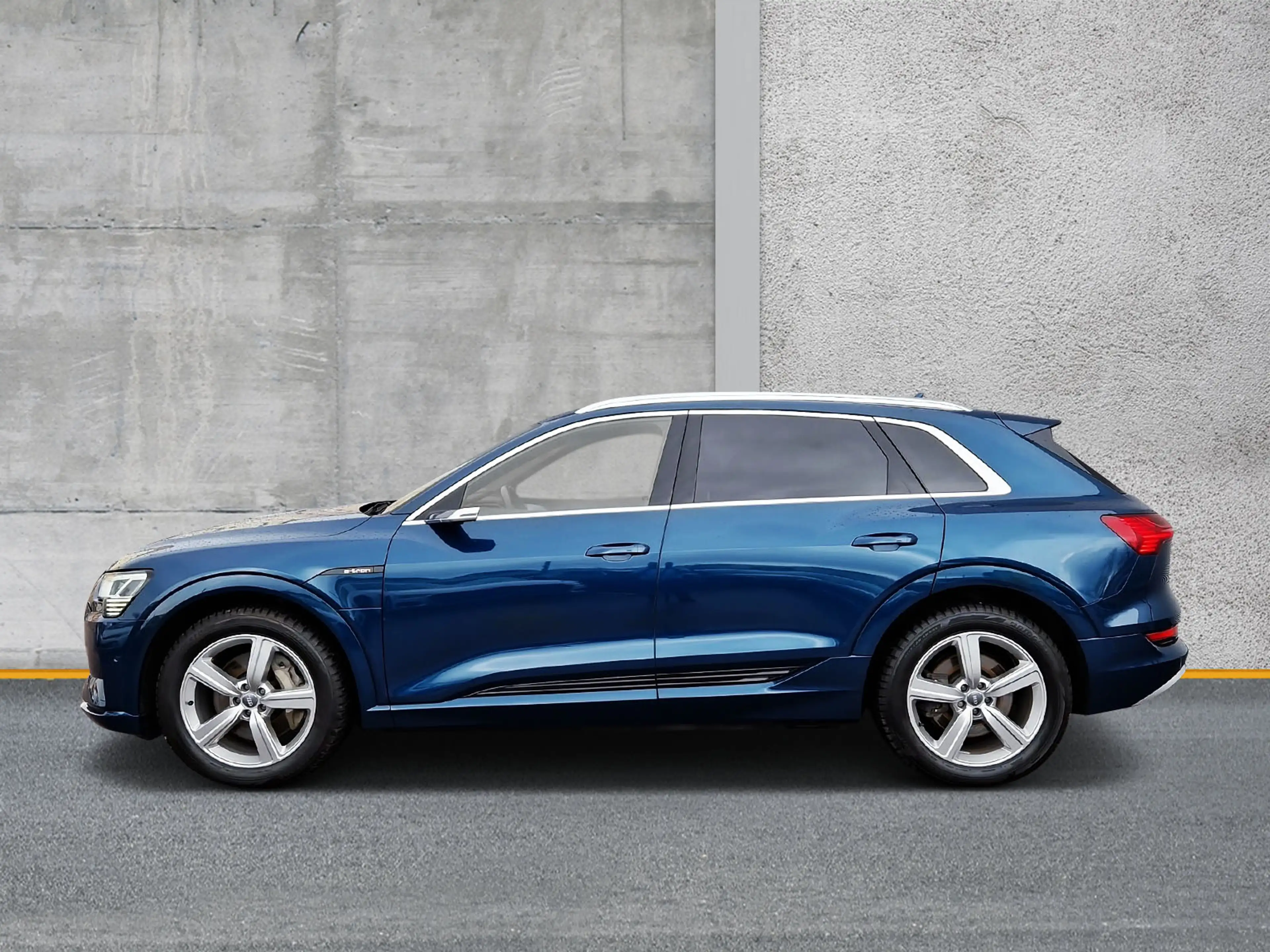 Audi e-tron 55 qu AHK HuD PANO MATRIX LUFT B&O — photo 2