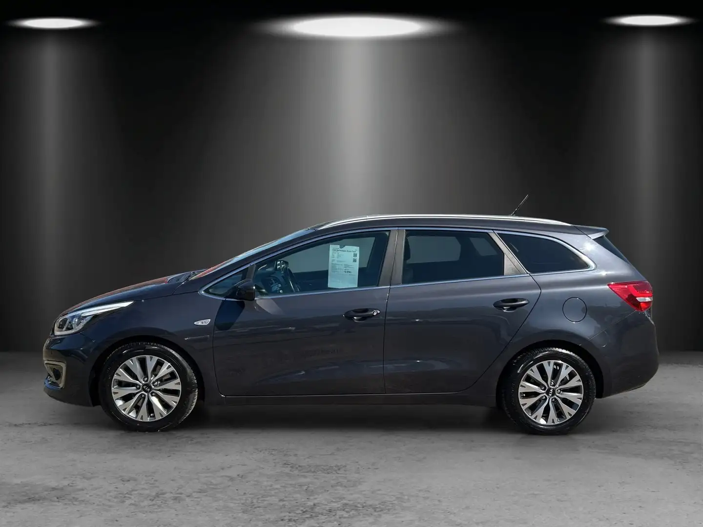 Kia cee'd 1.6 GDI Dream Team Sportswagon/NAVI/PDC Grau - 2
