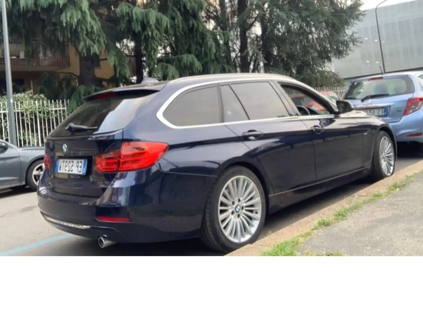 BMW 318 318d Touring Luxury Blu/Azzurro - 1