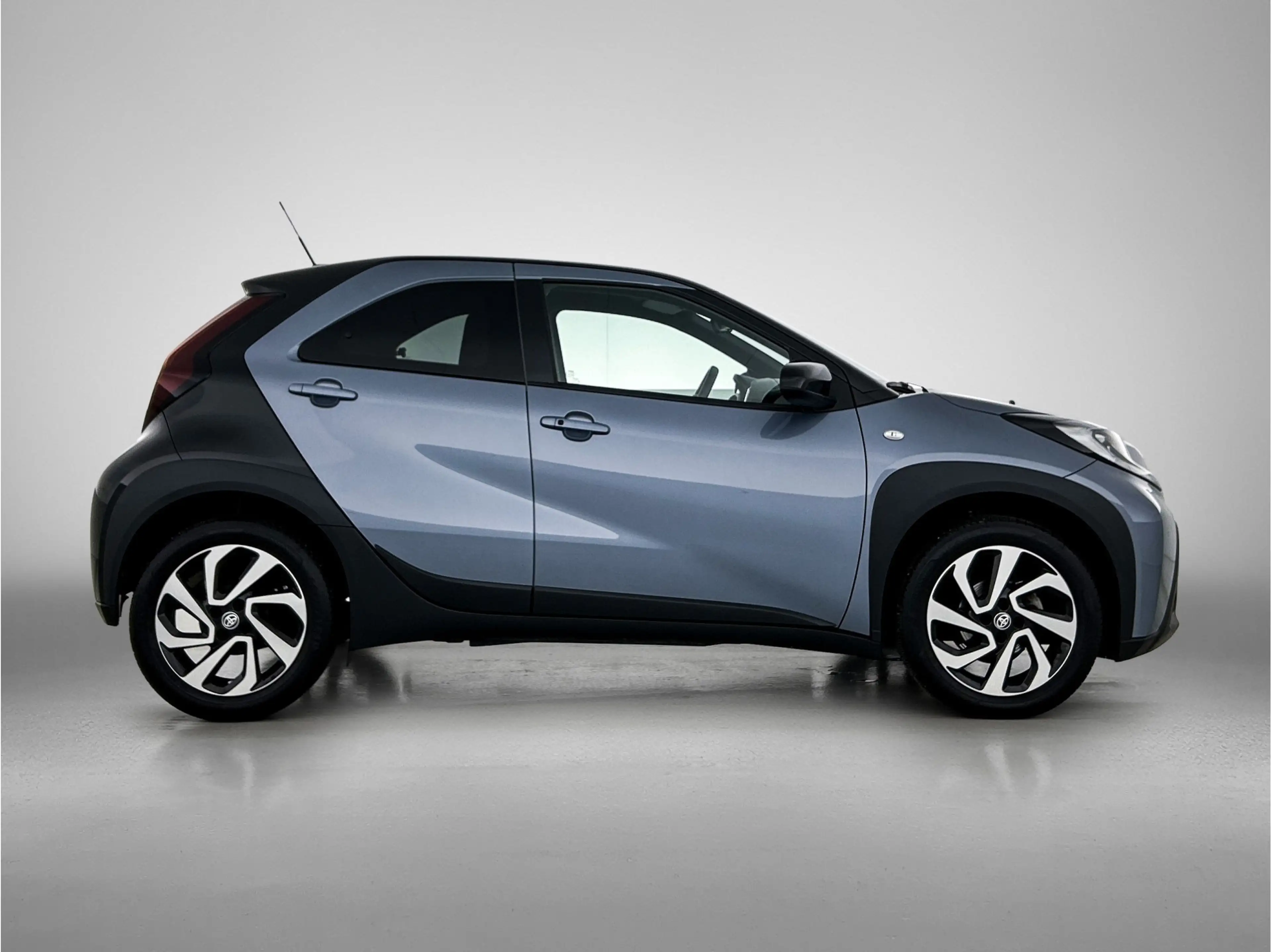 Toyota Aygo X 1.0 VVT-i S-CVT Pulse + | BTW Voertuig | Parkeerse — photo 13