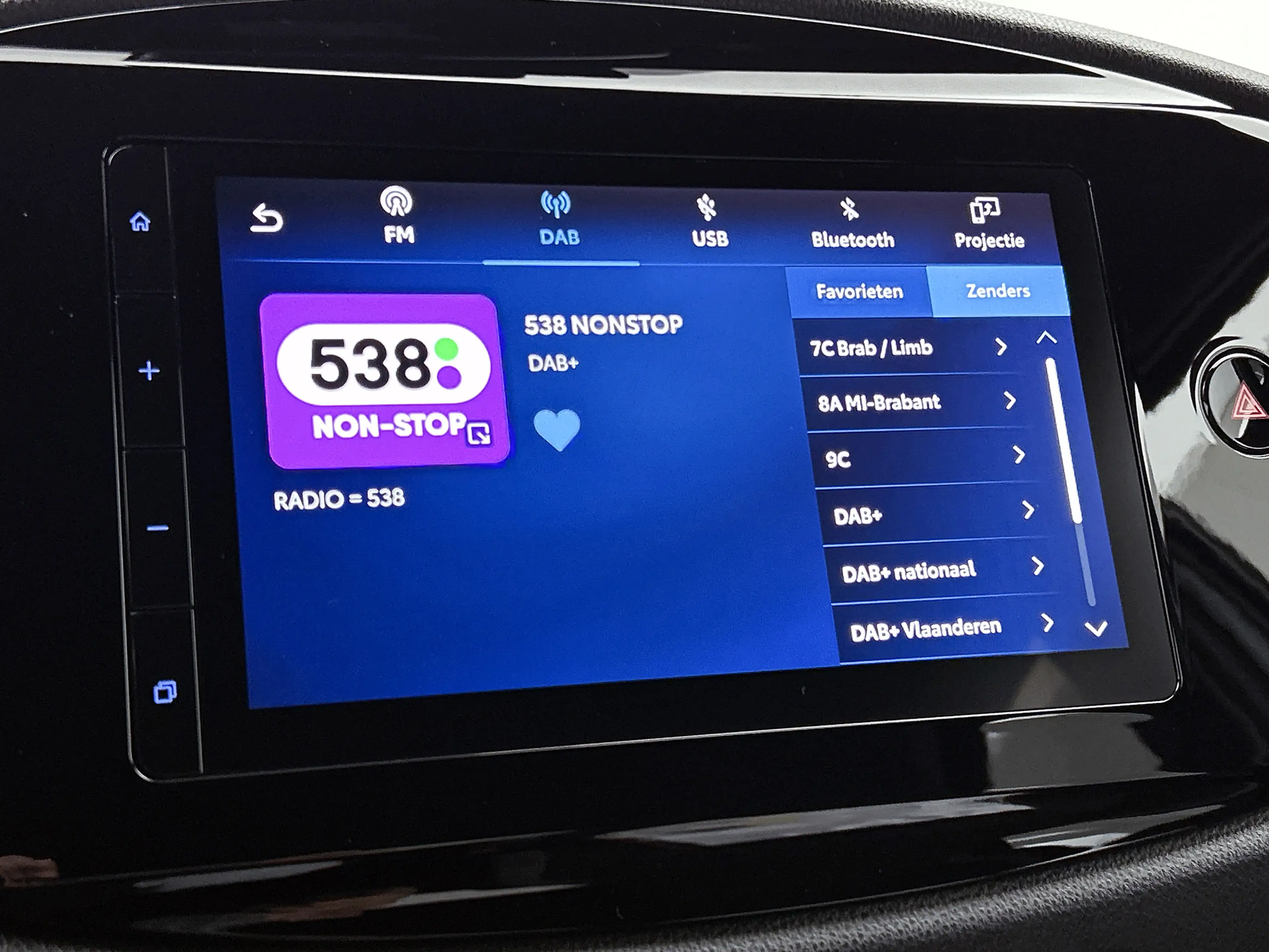 Toyota Aygo X 1.0 VVT-i S-CVT Pulse + | BTW Voertuig | Parkeerse — photo 9